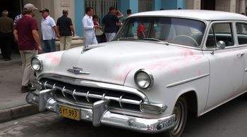 Белорусские и российские туристы будут эвакуированы с Кубы.