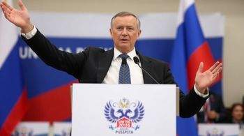 Программа Единой России на предвыборный период утвердится в августе, сообщил Медведев.