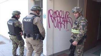 "Арест соседа участника СВО за оскорбительные граффити в подъезде"